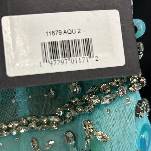 Mac Duggal 11679 NWT Gorgeous Aqua Gown with Floral Details * Sample Dress - Picture 4 of 4